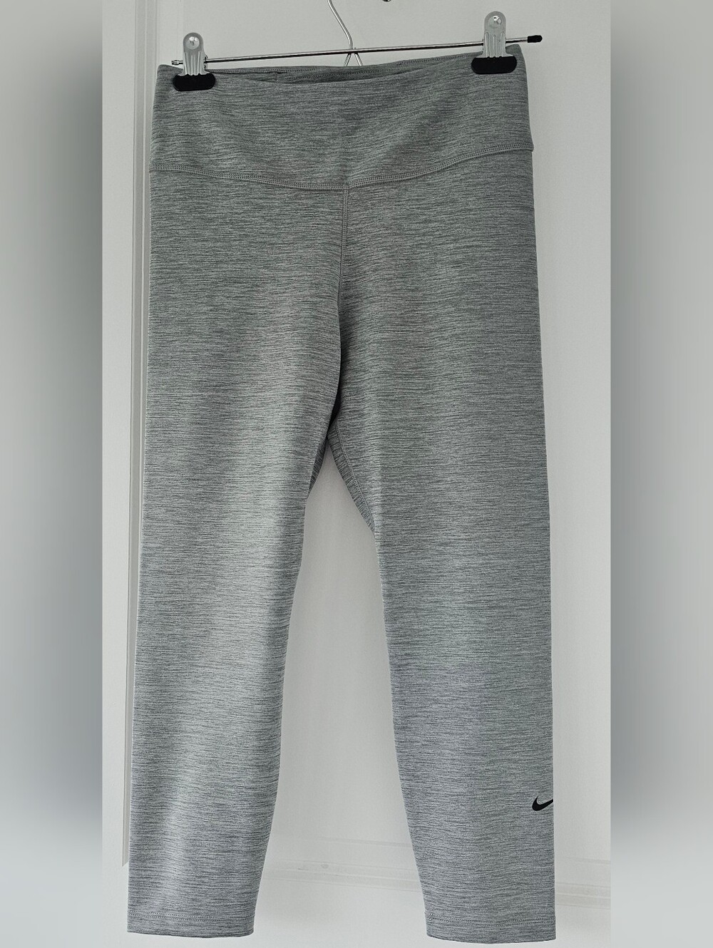 Nike Women's Light Gray Heather Legging